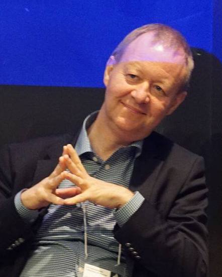 Sitting down for questions and discussion after reading the paper (Photo: Jane Ferreira)